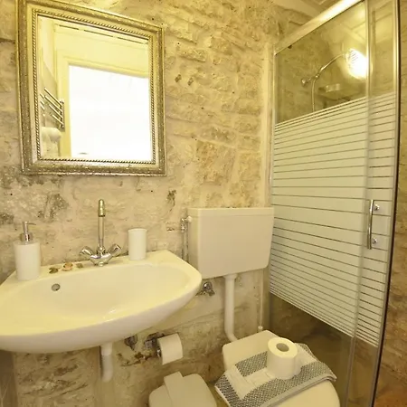 מלון Adamantia Traditional Village Mpogdanatika
