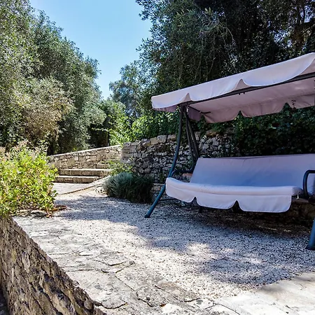 Adamantia Traditional Village מלון Mpogdanatika