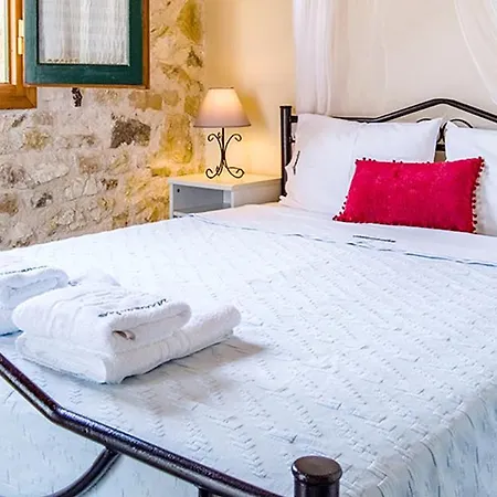 Adamantia Traditional Village Hotel