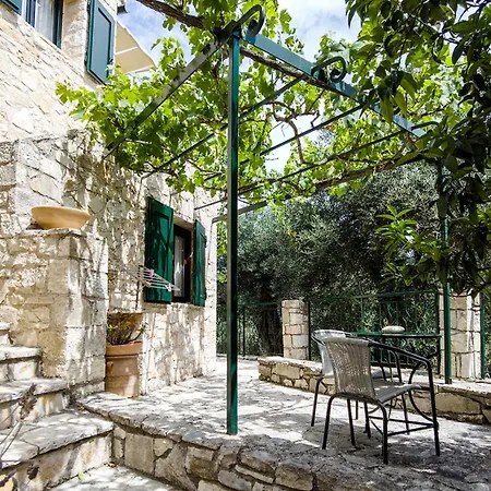 Adamantia Traditional Village