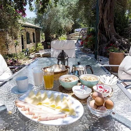 Adamantia Traditional Village מלון Mpogdanatika