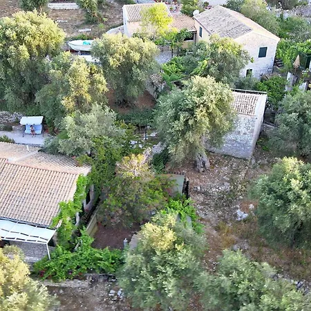 Adamantia Traditional Village Hotel *